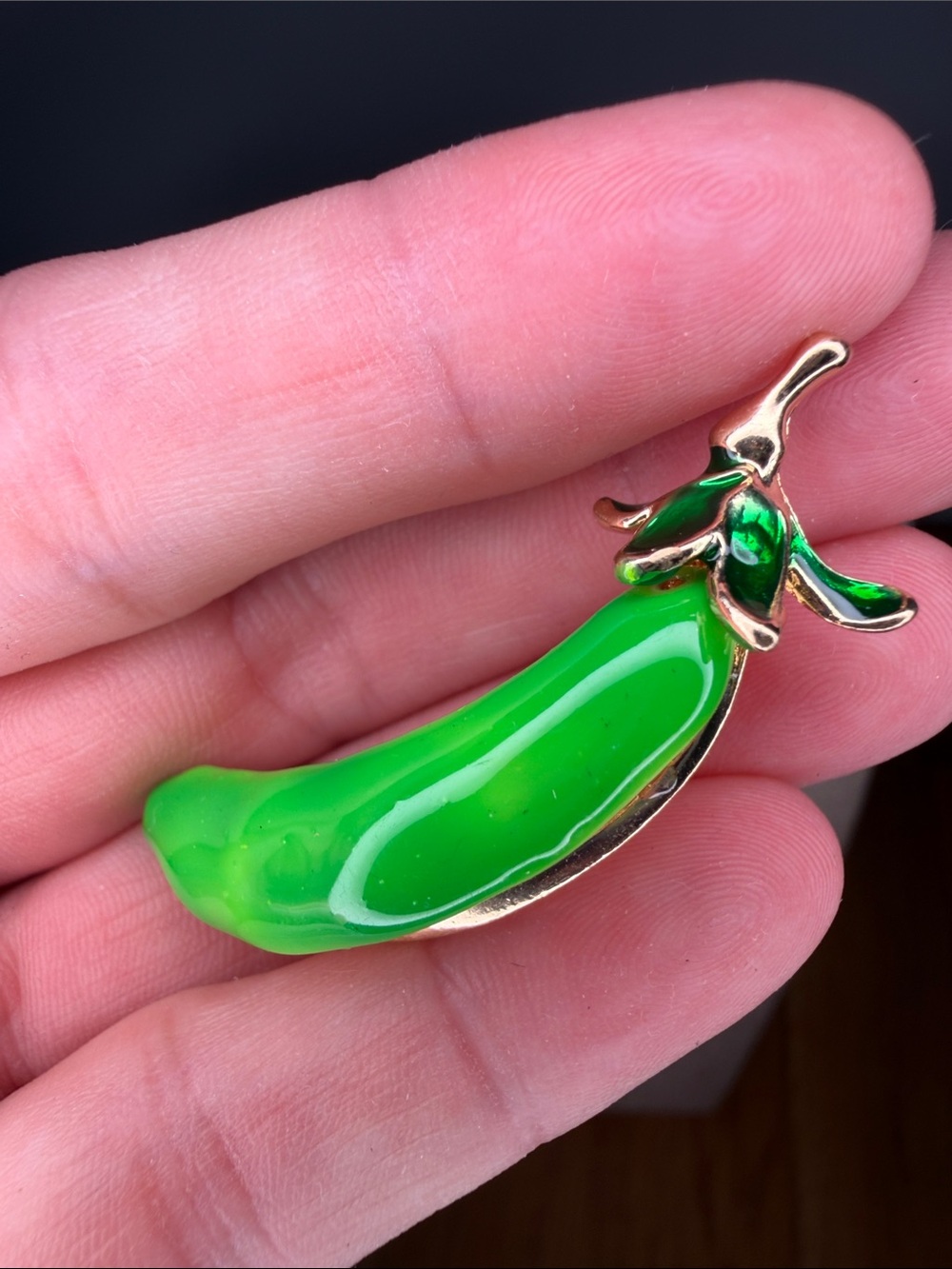 Green Enamel Pea 🫛 Brooch - Women's Jewelry